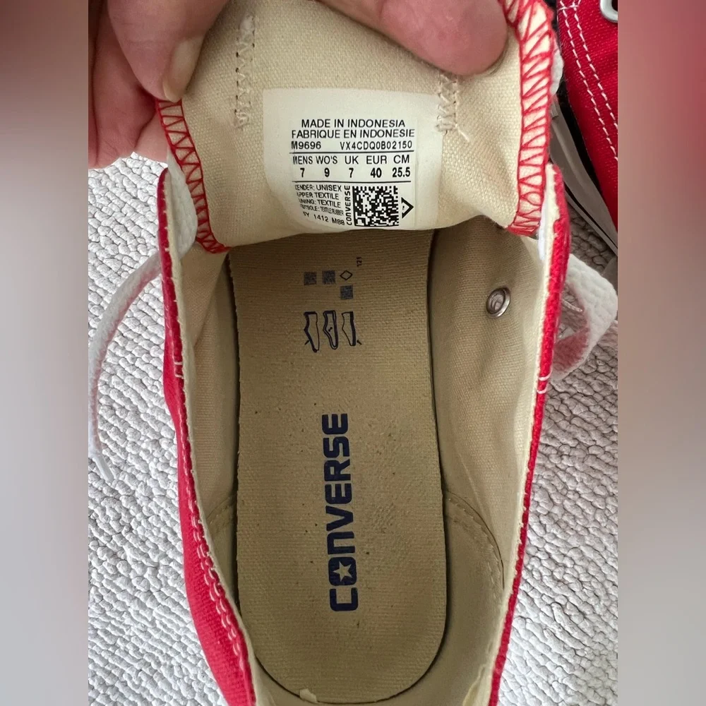 Converse Chuck Taylor All Star Low-Top Sneaker - Red / Size: 7 Mens / 9 Women’s - Picture 4 of 12